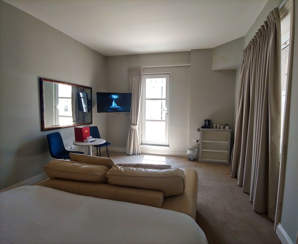 The Chatsworth Hotel 31/50