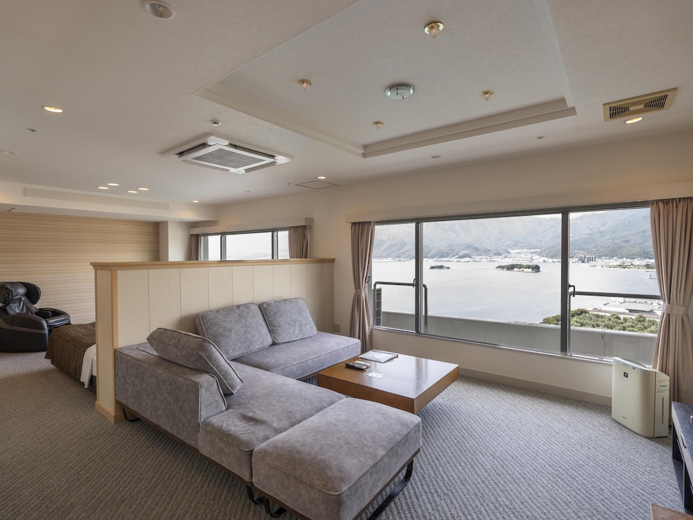 BAY RESORT HOTEL SHODOSHIMA 51/68