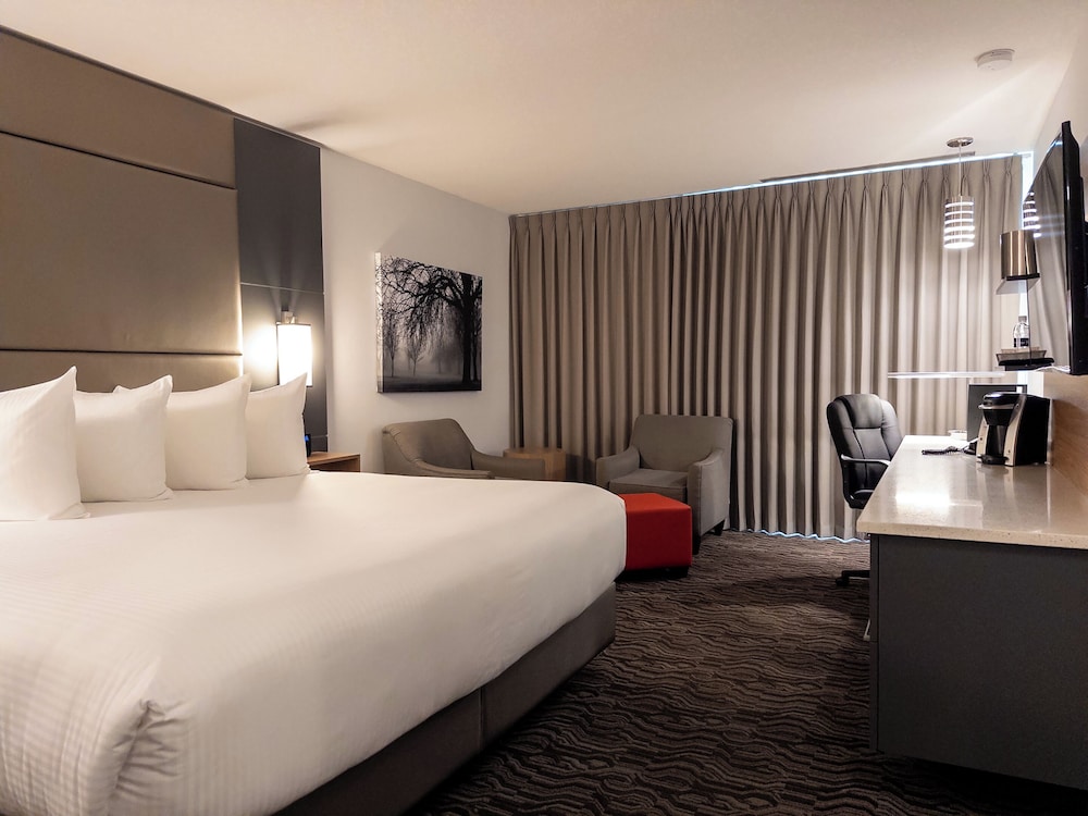 Carriage House Hotel Conference Centre 14/50