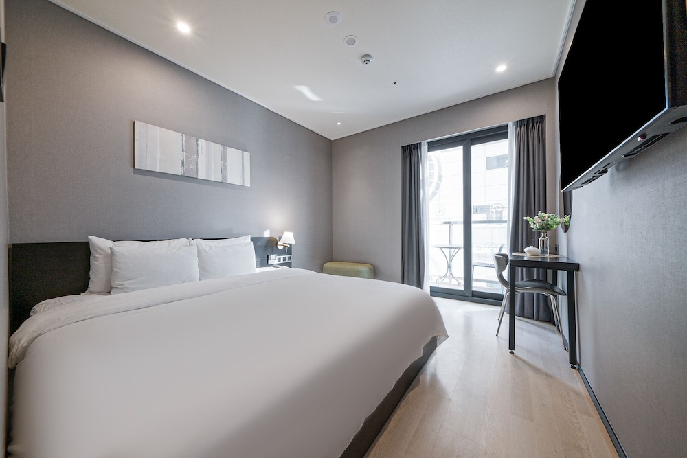 The Point Hotel 24/70
