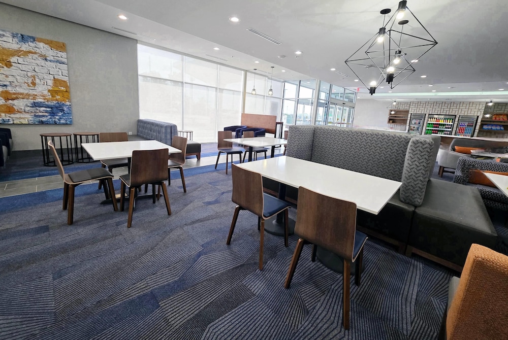 Hawthorn Extended Stay by Wyndham Eagle Pass 20/27