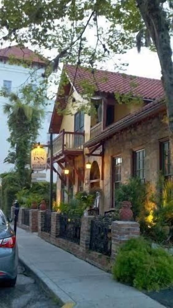 Old City House Inn and Restaurant 2/33