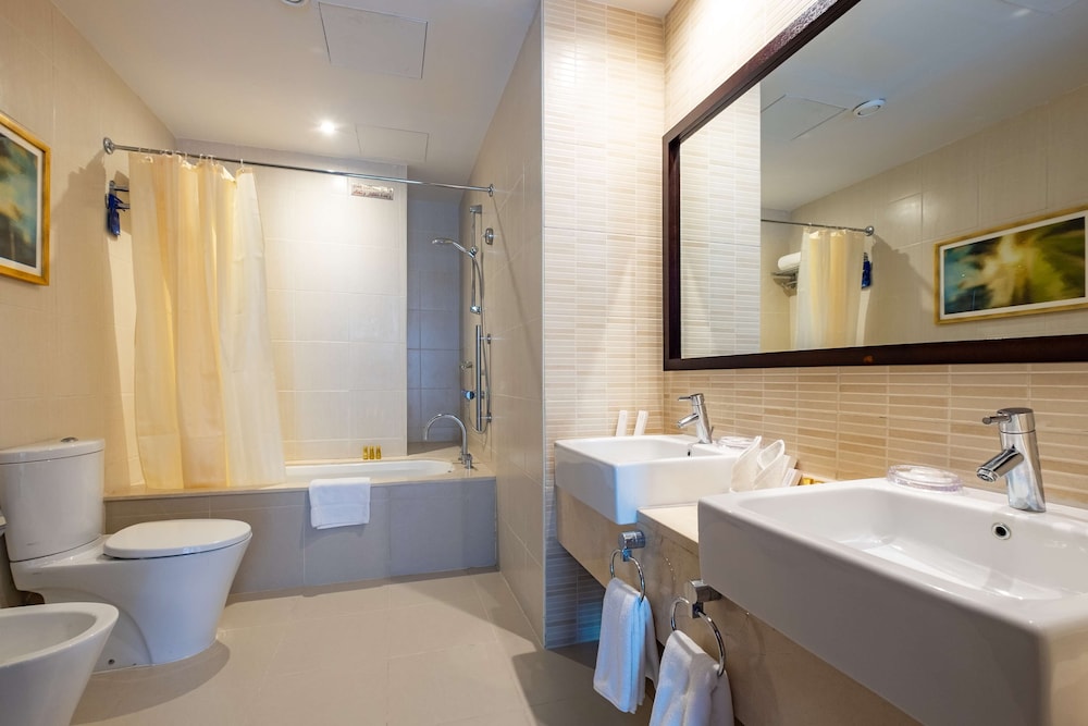 Radisson Blu Resort, Fujairah 50/50