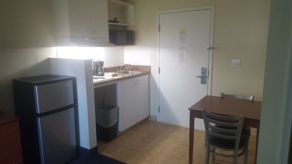 Studio 6 Extended Stay - Jacksonville, FL - South 28/46