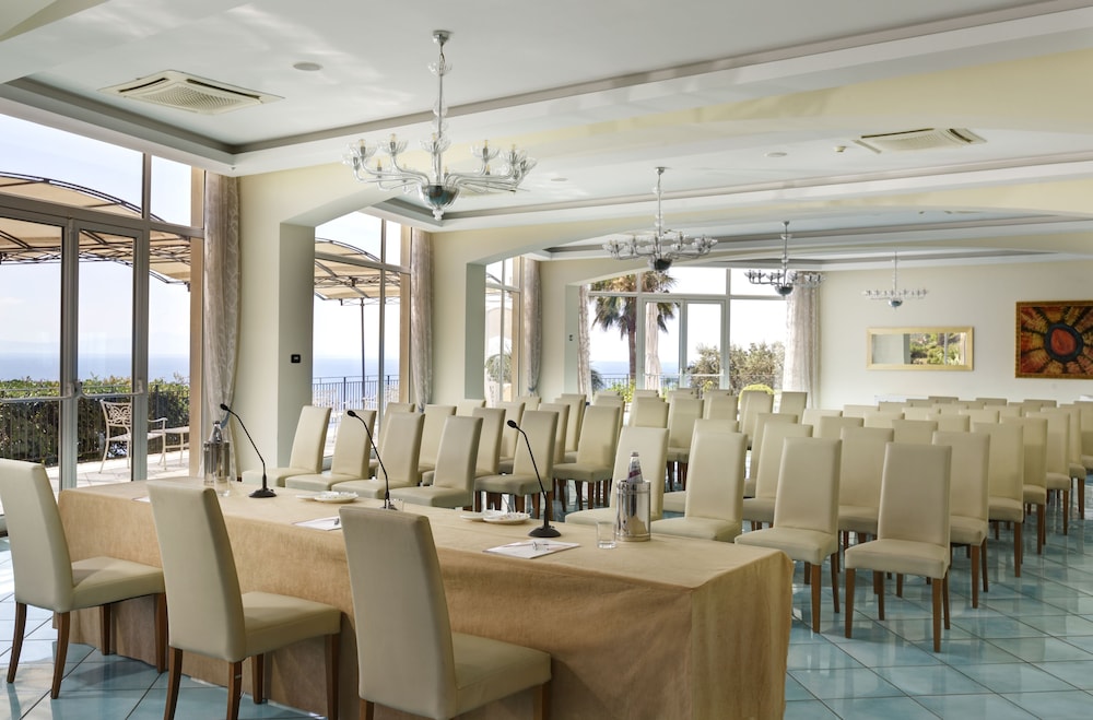 Raito Hotel 111/133