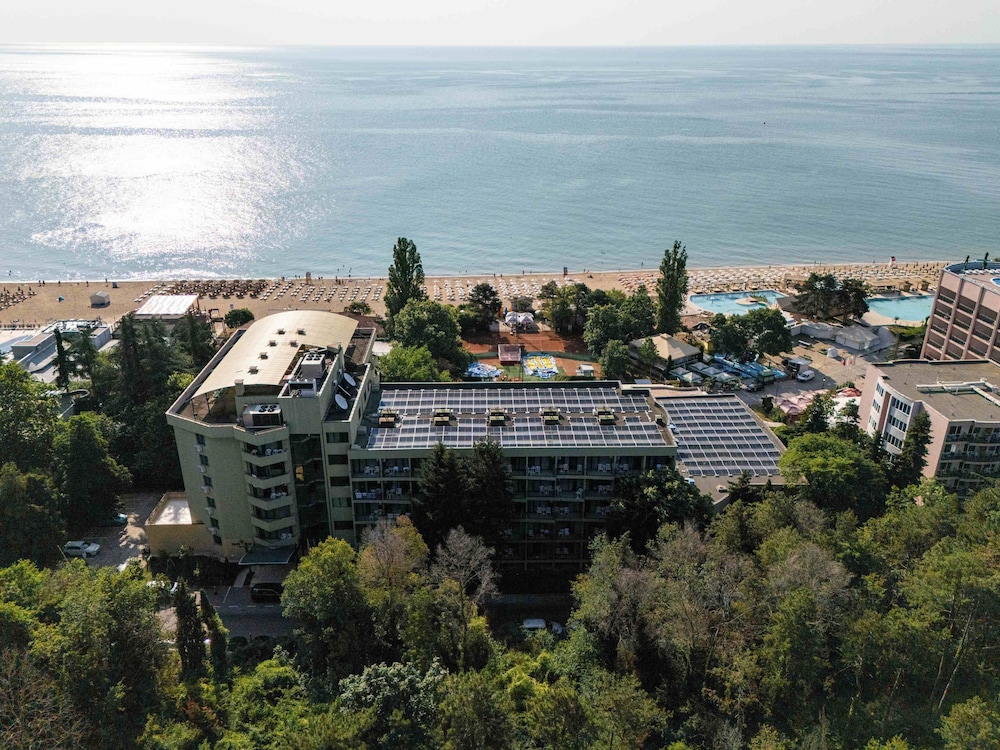 Palm Beach Hotel - All Inclusive with Free beach package & Private Beach in VARNA