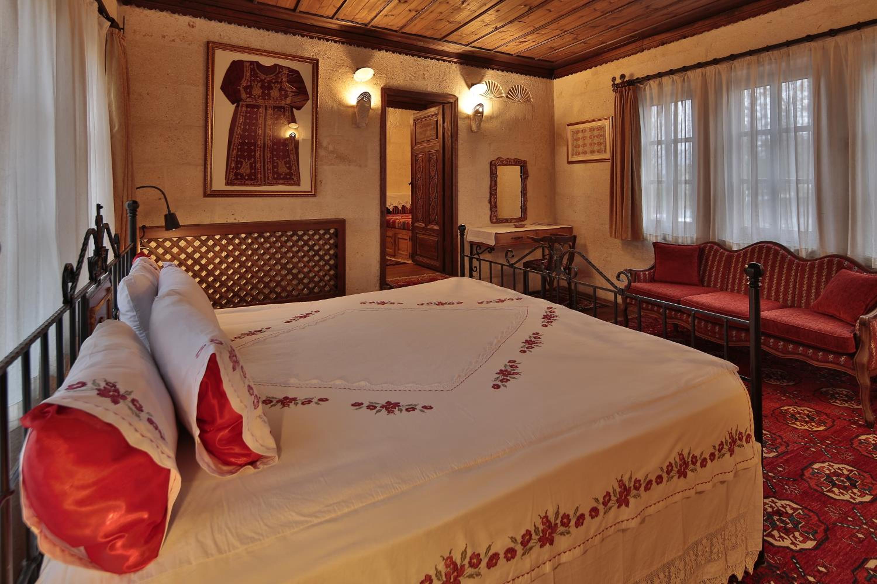 Sultan, Suite