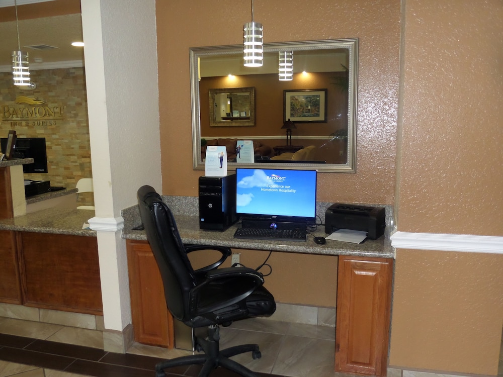 Baymont by Wyndham Pearsall 26/33