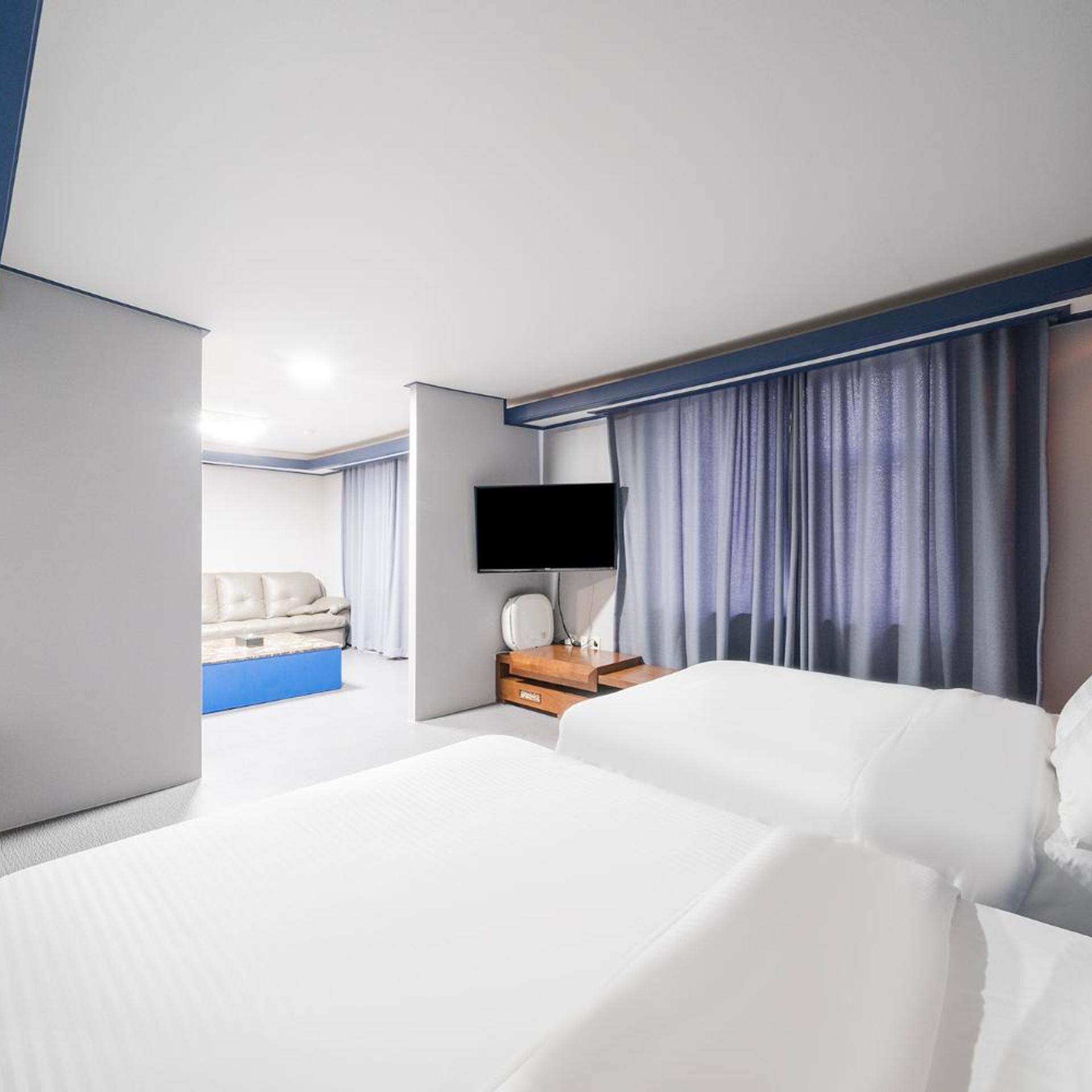 Noblesse Hotel 28/100