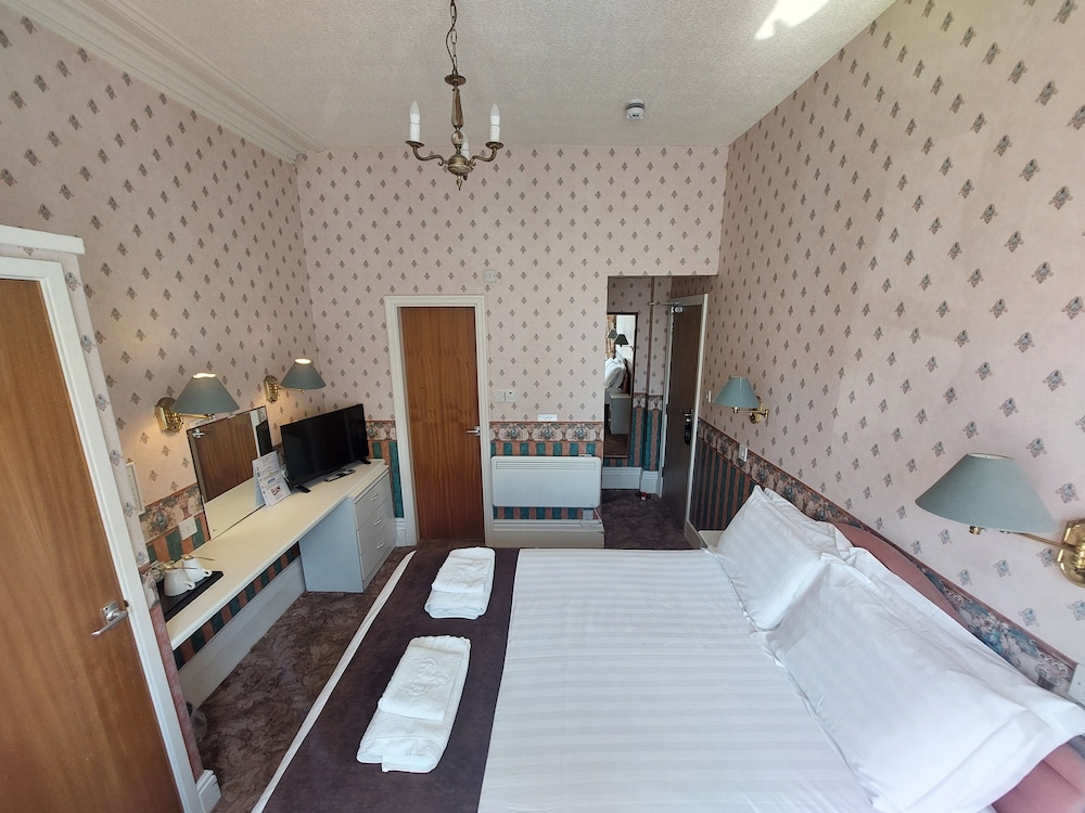Room, Double Bed, Lateral Side Sea View