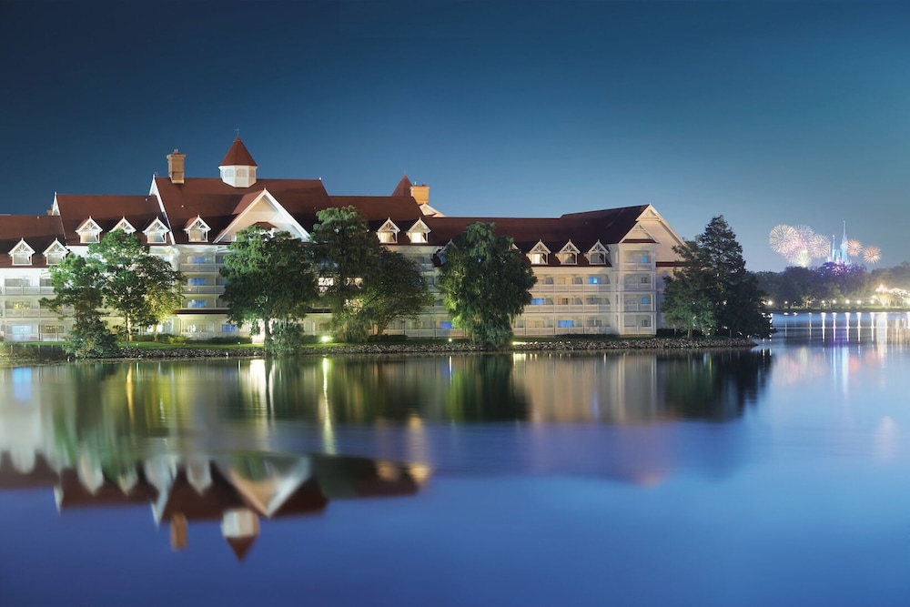 The Villas at Disneys Grand Floridian Resort and Spa 36/45