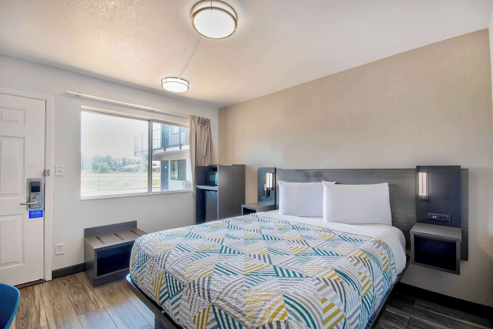 Motel6 Russellville, AR 27/49