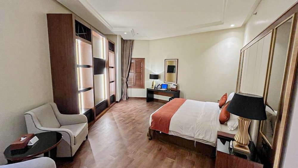فندق بيات(Bayat Hotel) 16/65