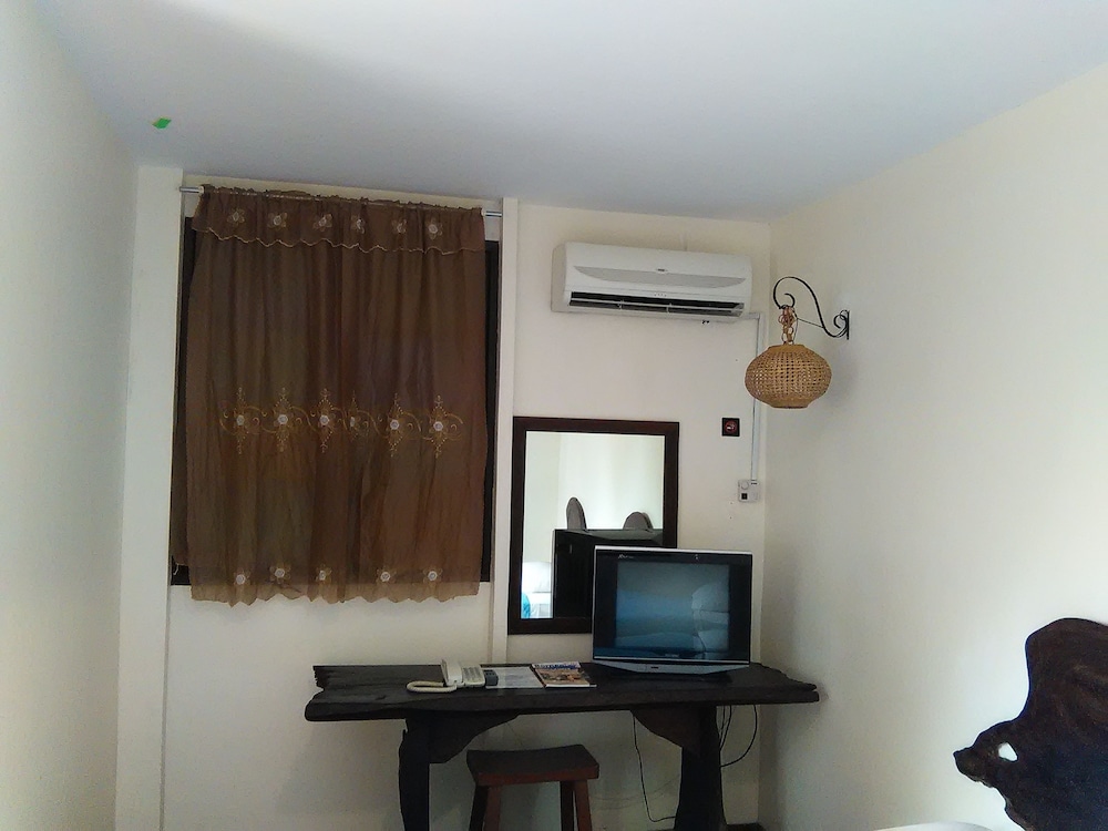 Kuching Waterfront Lodge 8/40