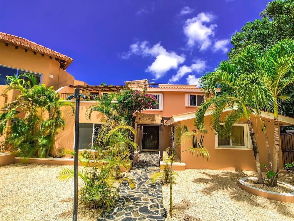 Villas Picalu Studios & Suites 39/50