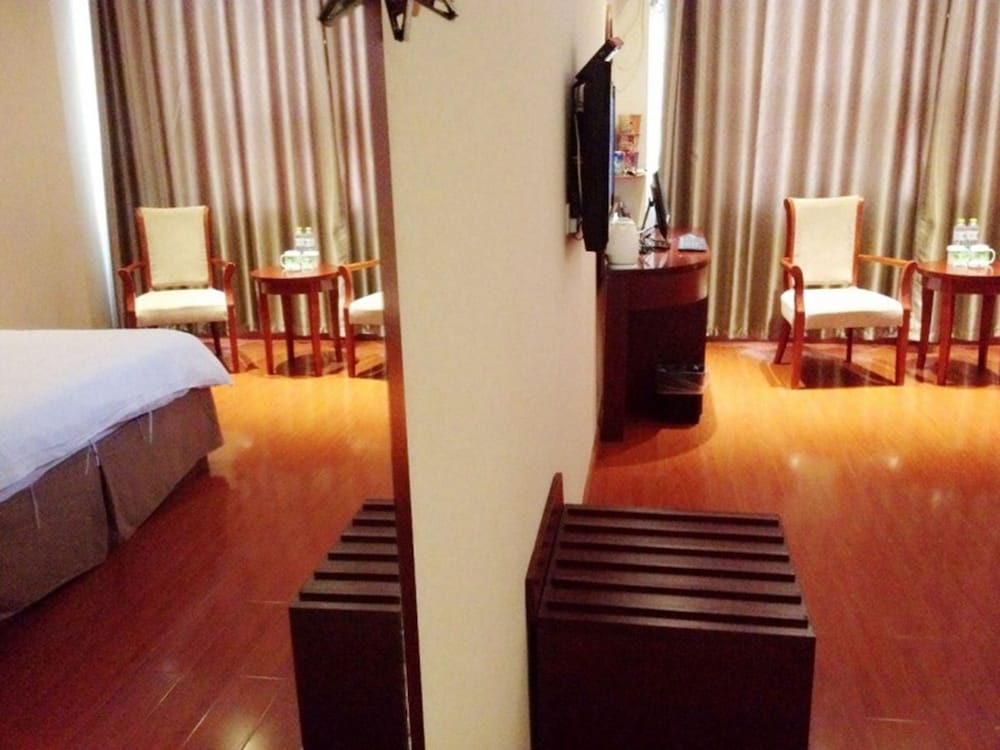 Greentree Inn Liaocheng Chiping East Huixin Road Business Hotel 17/33
