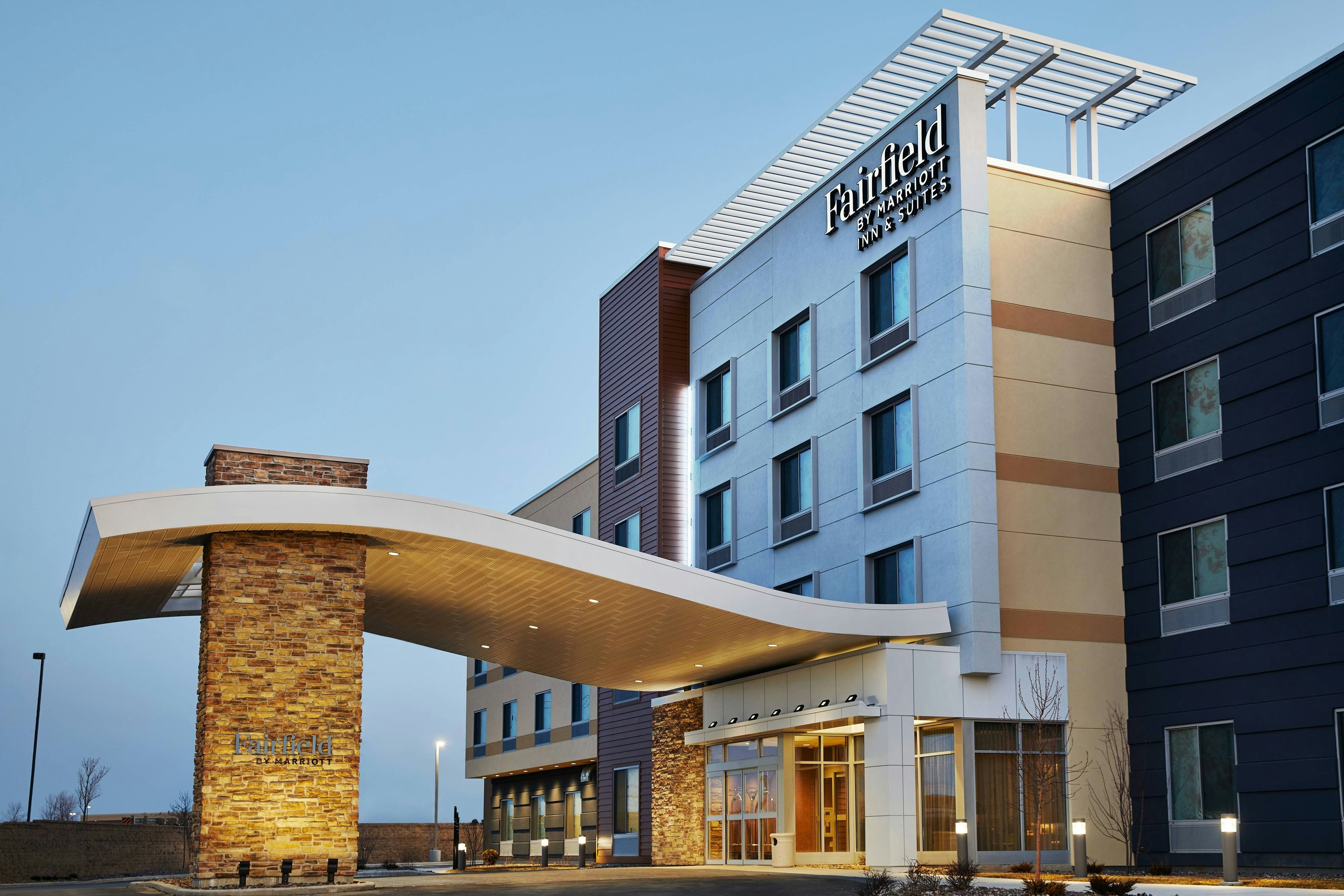Fairfield Inn & Suites By Marriott Sheboygan 3/14