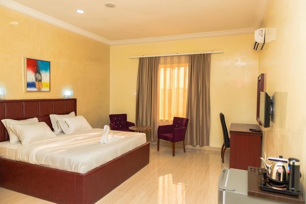 Sefcon Suites And Apartment 6/32