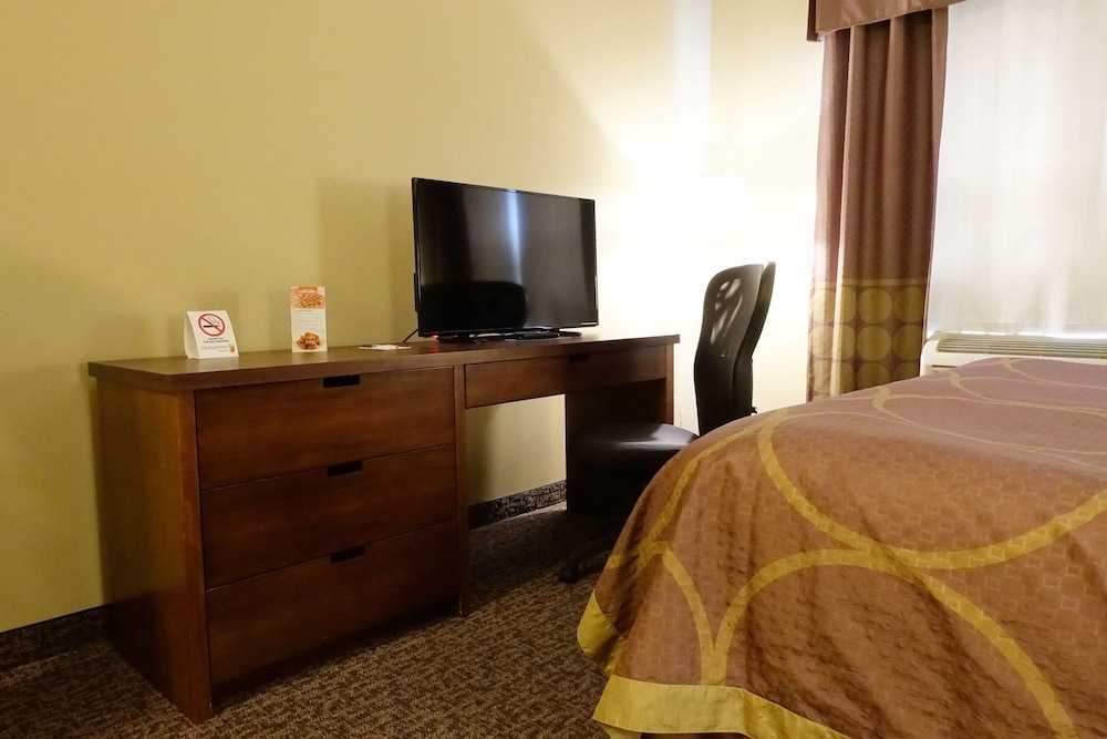 Super 8 by Wyndham Regina 15/33