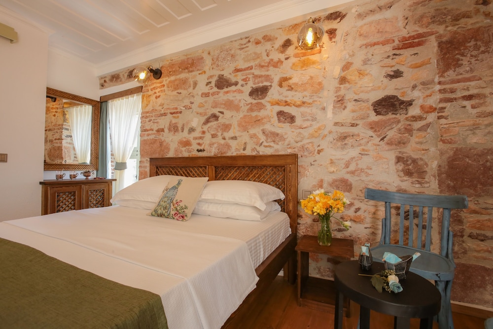 Cunda Tas Otel by Taze 15/50