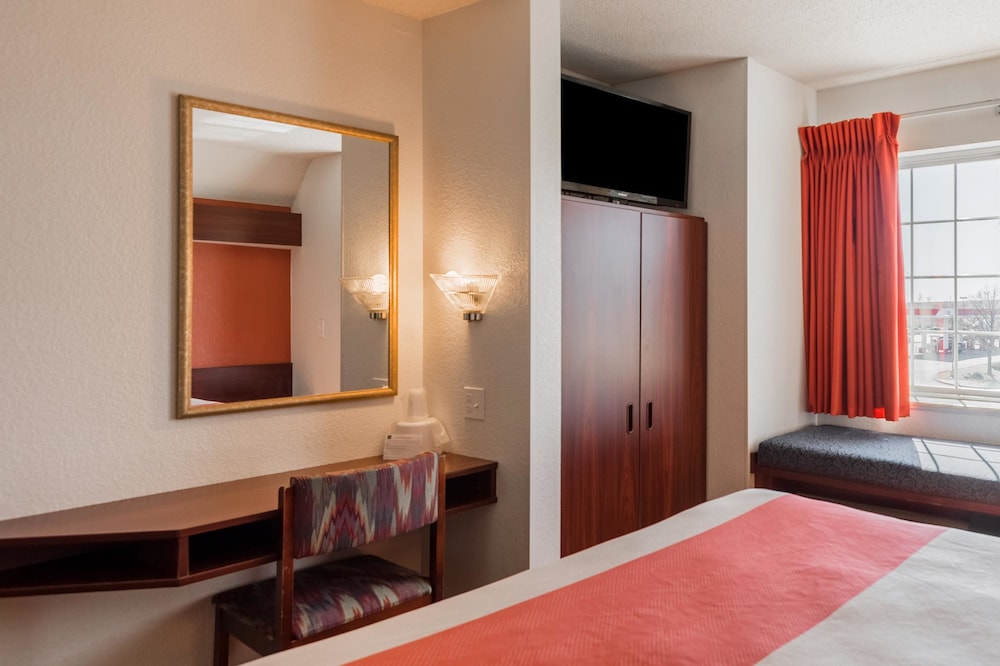 Motel6 Olathe, KS 25/49