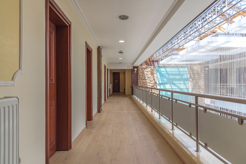 Avalon Hotel Thessaloniki 8/54