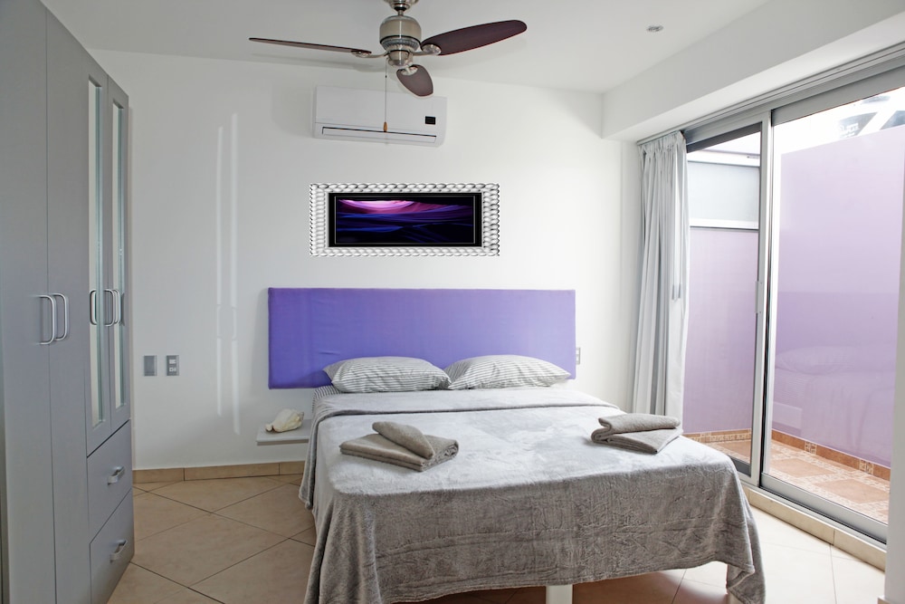 Iris Studios & Apartments 10/30