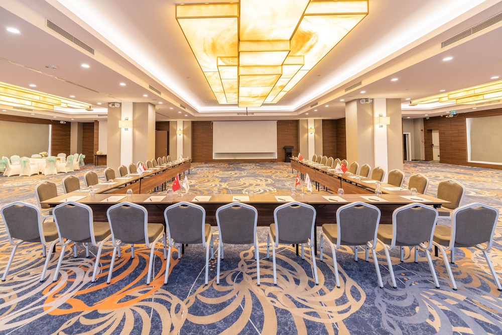 Doubletree By Hilton Eskisehir Turkey 44/51