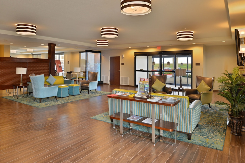 Comfort Inn & Suites Victoria North 10/46
