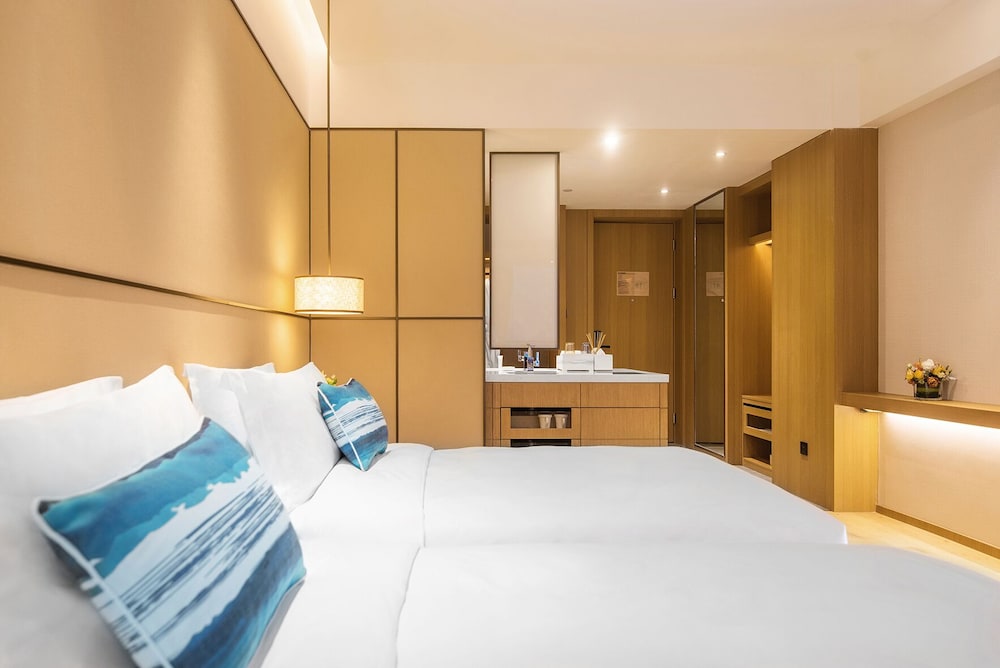 Deluxe, Twin Beds