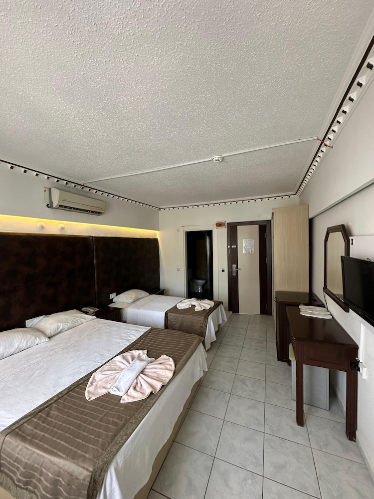 SYEDRA HOTEL 14/22
