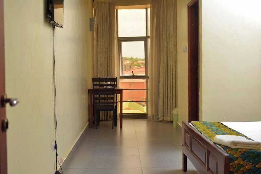 Kenendia Hotel 33/33