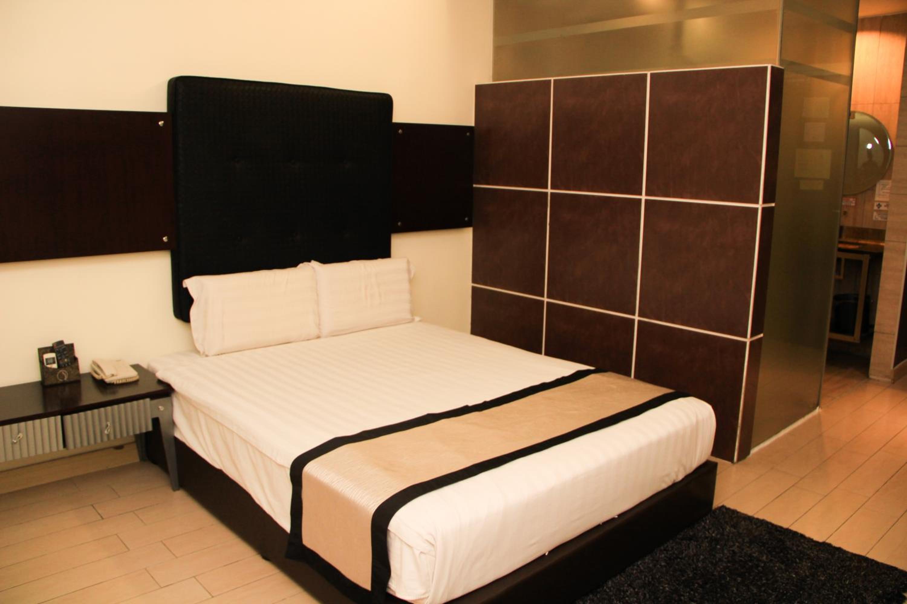 Superior, Double or Twin Bed, No Window