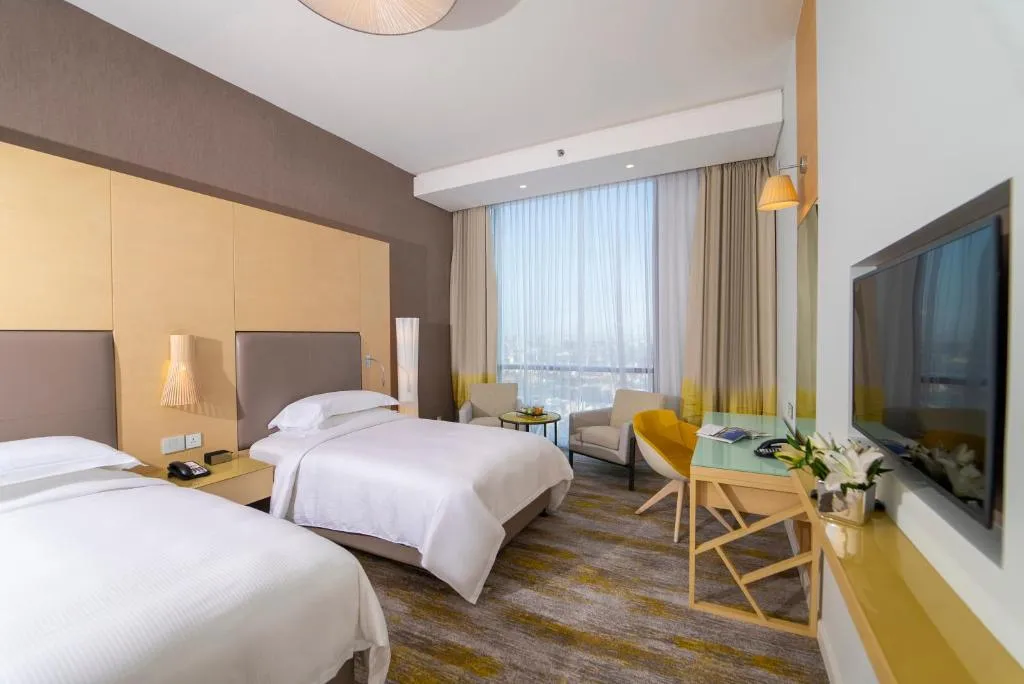 Club, Twin Beds