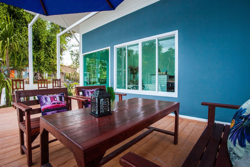 Bluemoon Riverside Resort 35/50