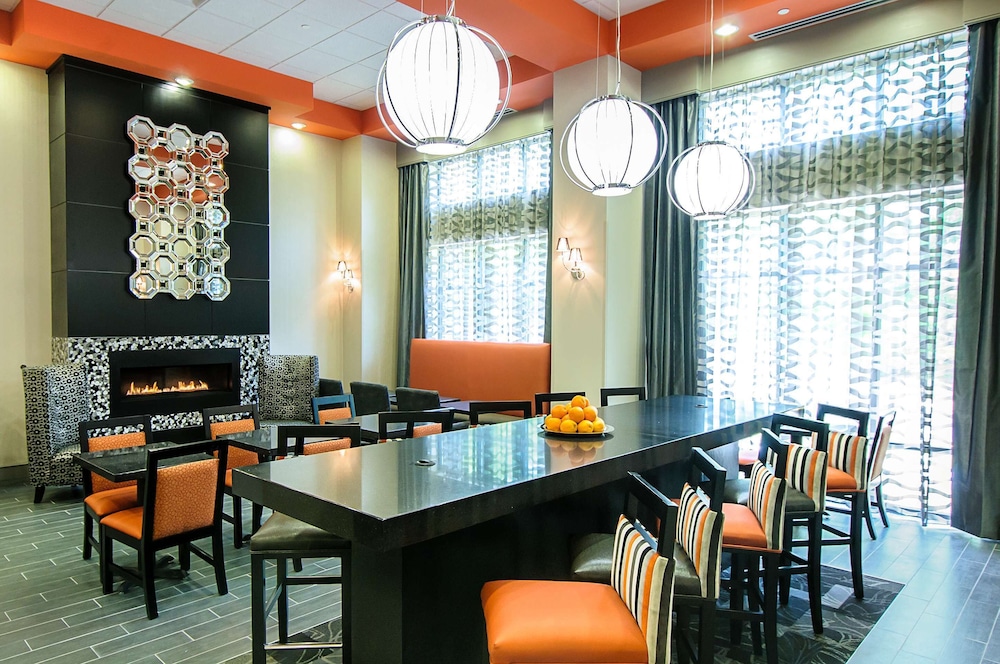 Hampton Inn Stafford/Quantico & Conference Center, Va 36/48