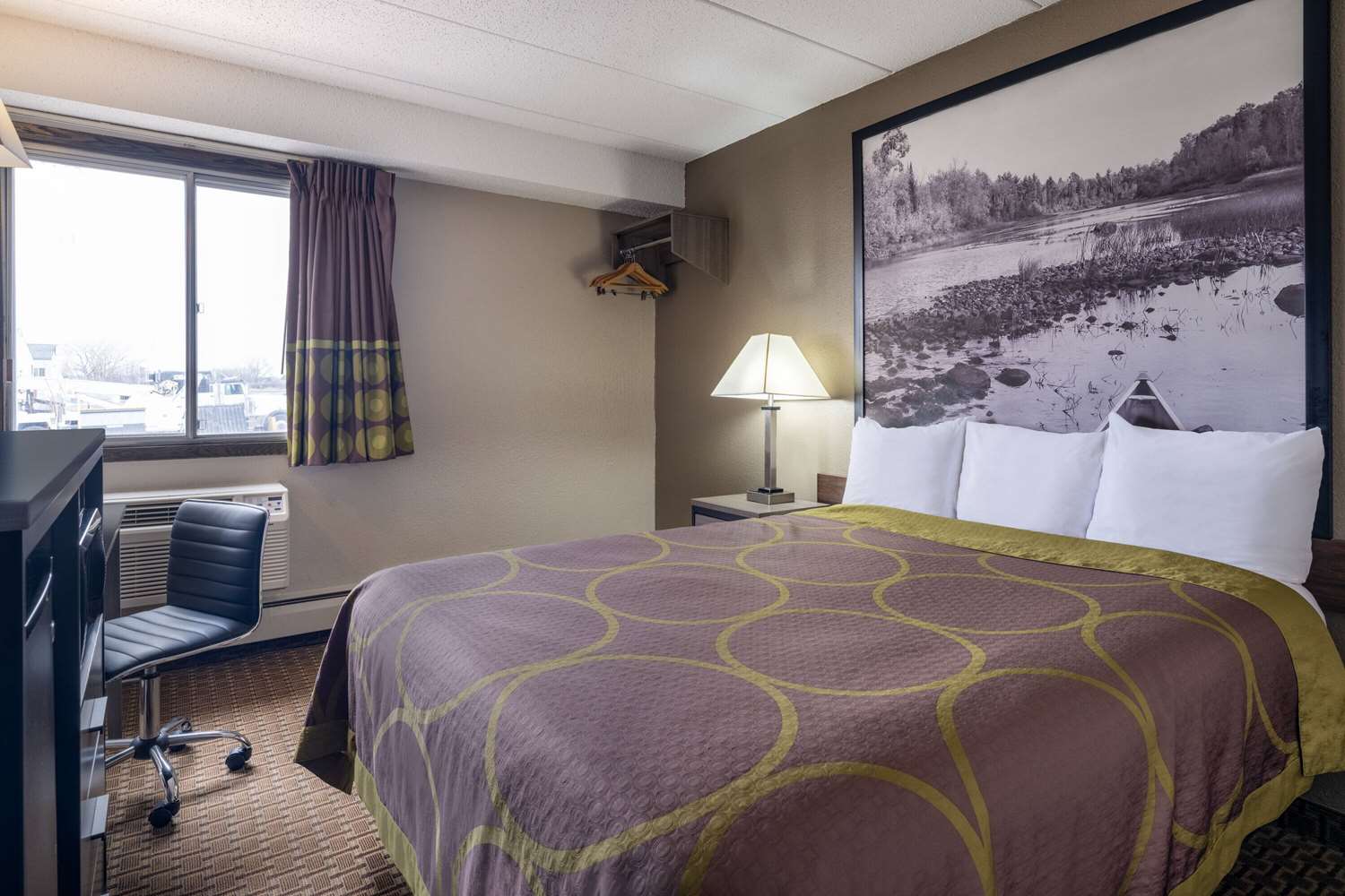 Super 8 by Wyndham Owatonna 2/16