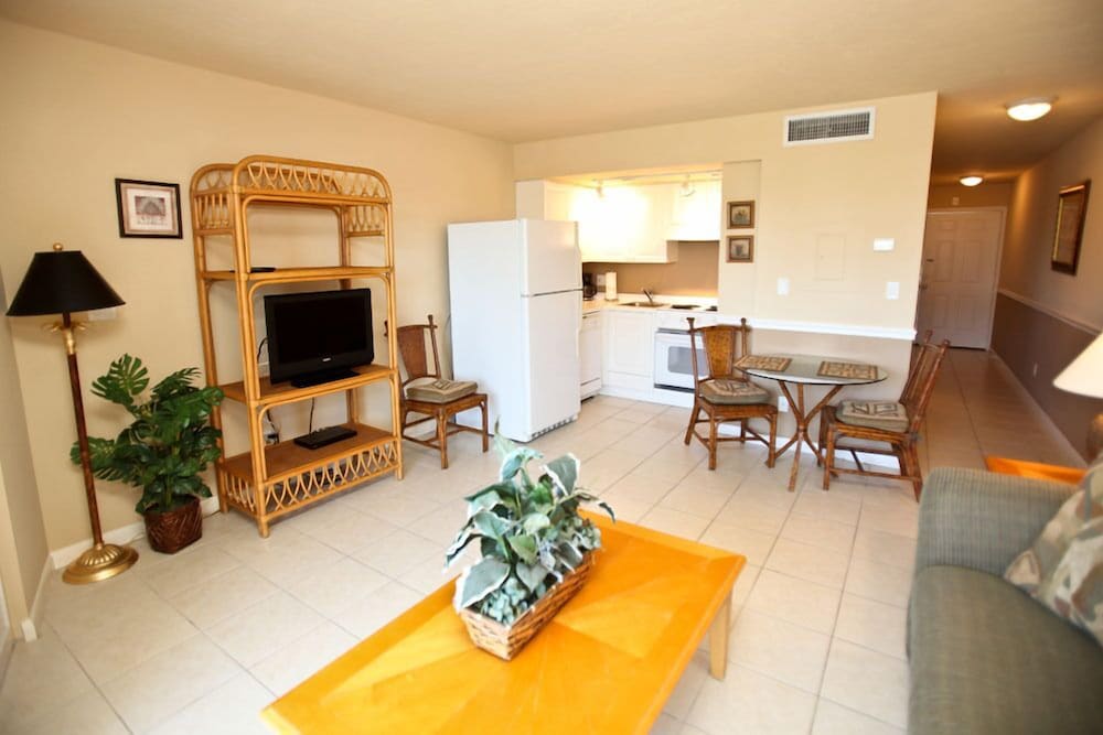 Marco Beach Vacation Suites 37/73