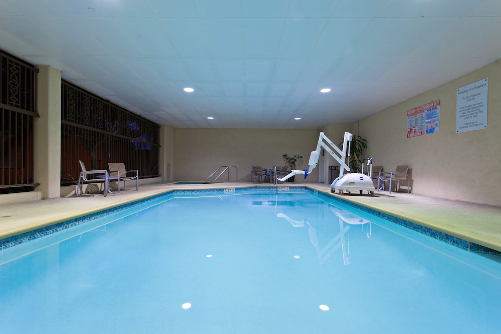 swimming pool spa