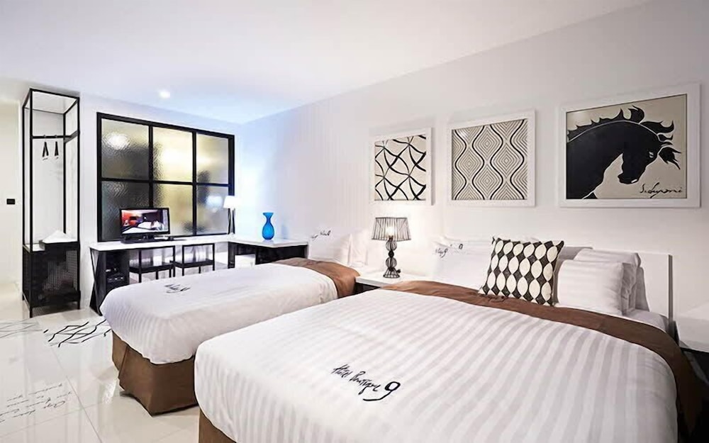 CUSTOM, SUITE, TWIN BEDS