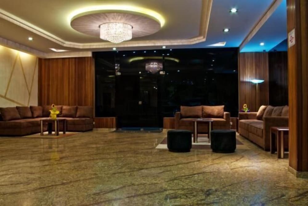 Carillon Plaza Hotel 33/50