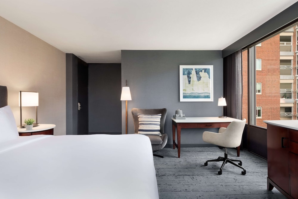 Hotel Champlain Burlington, Curio Collection by Hilton 72/77