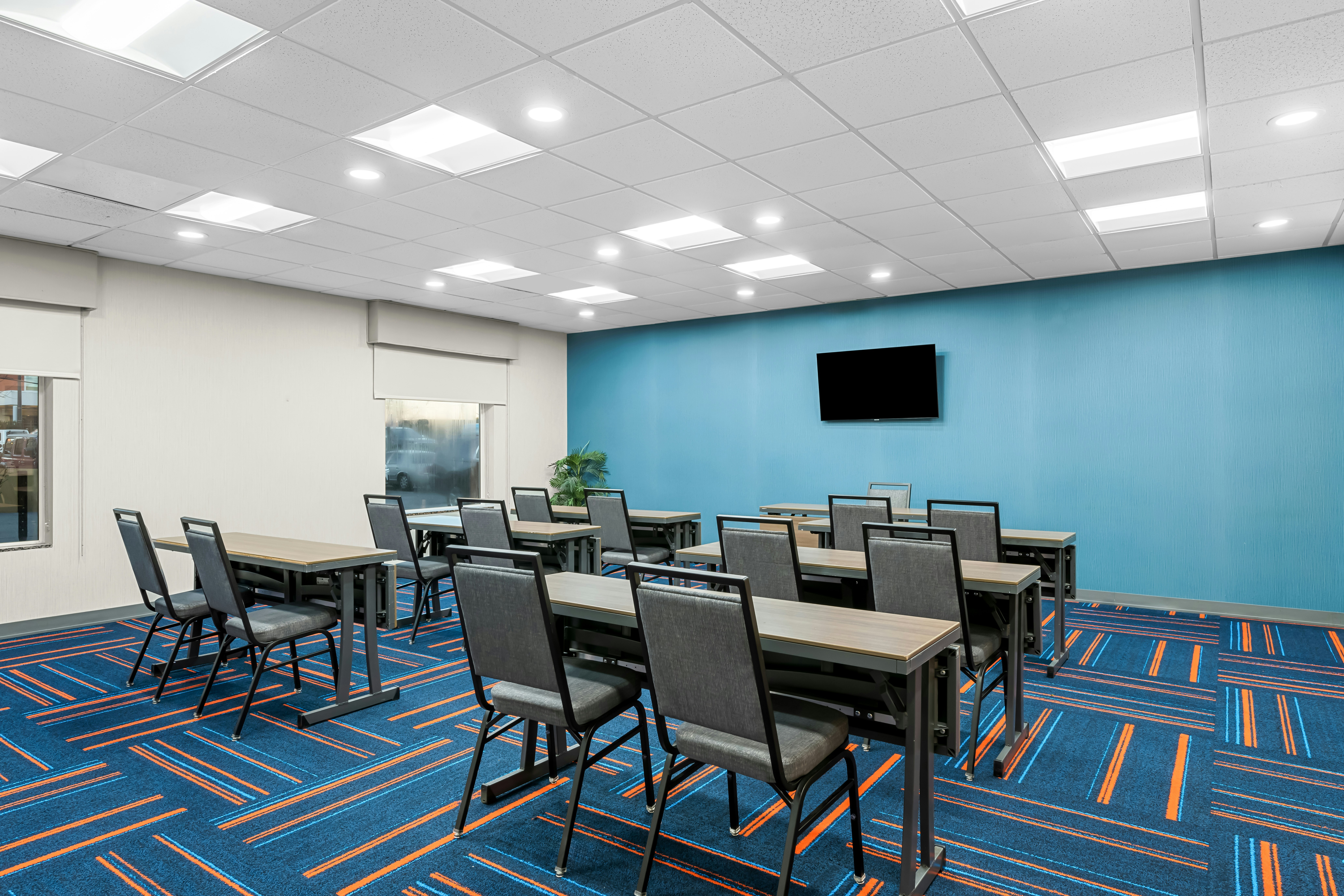 Hampton Inn and Suites Charlotte Airport 50/63