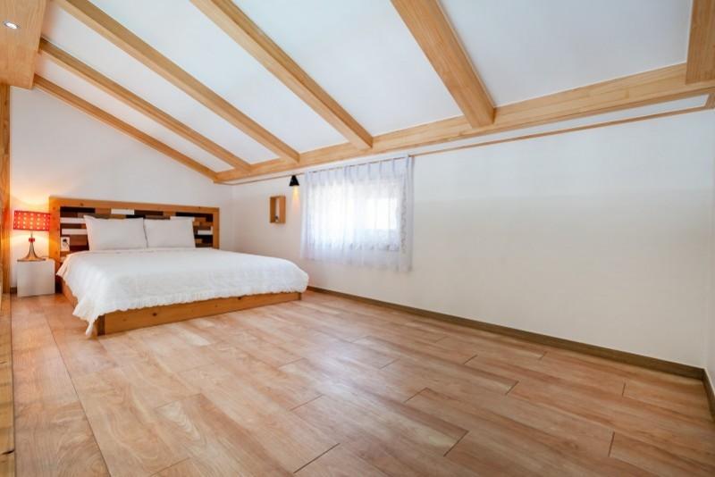 DUPLEX