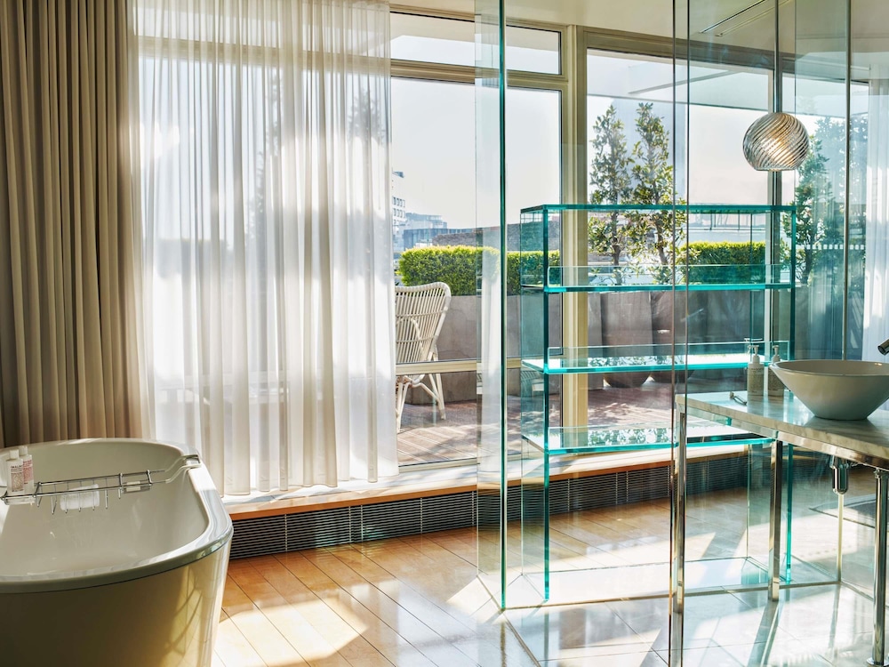 Sanderson London 19/47