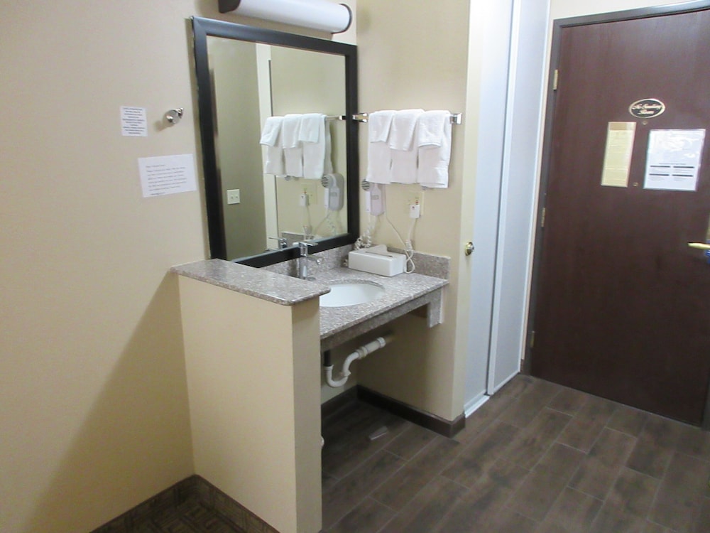 Comfort Inn Suites 28/75