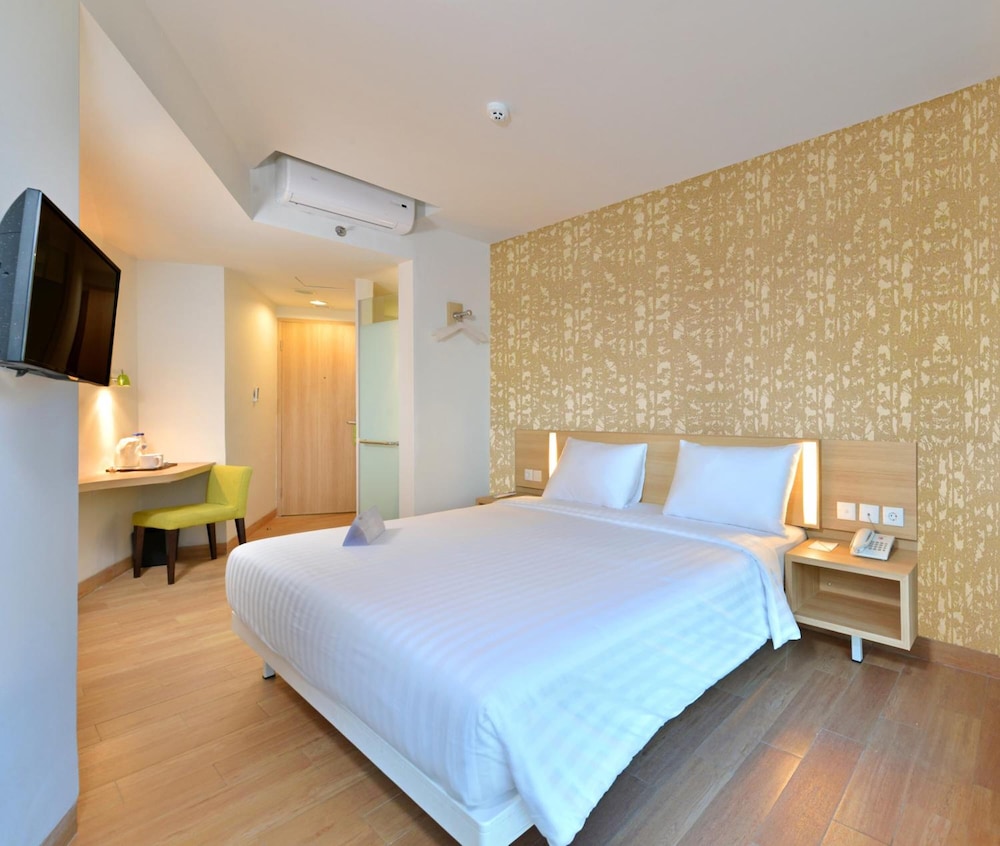 Whiz Hotel Sudirman Cilacap 15/60