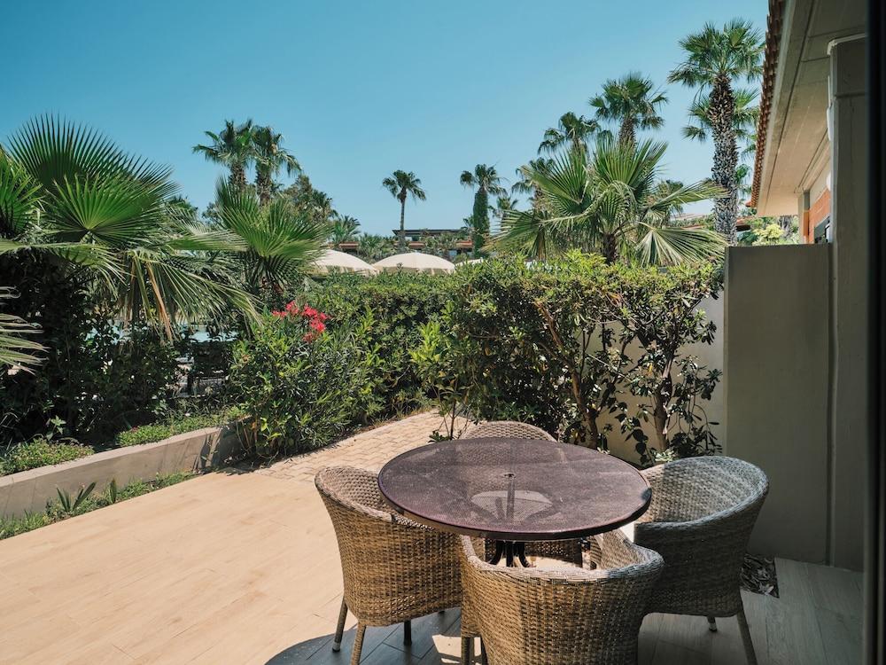 Acacia Resort 35/50