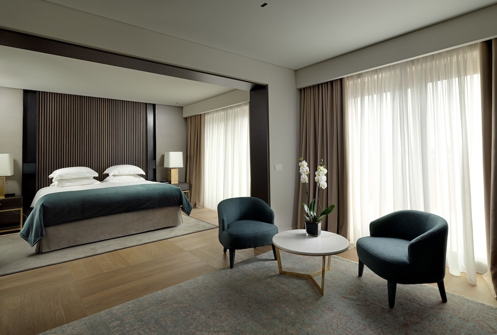 NJV Athens Plaza 53/75