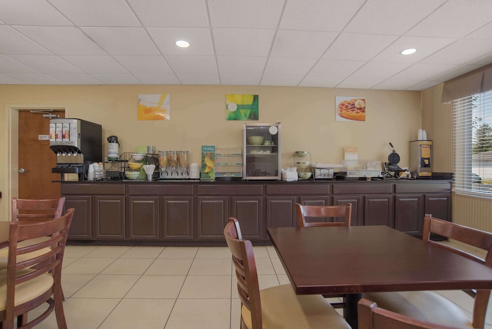 Quality Inn & Suites Chambersburg Northeast 35/47